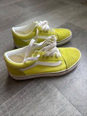 Vans Kids Low Top Lace-Up Sneakers in Neon Yellow and White